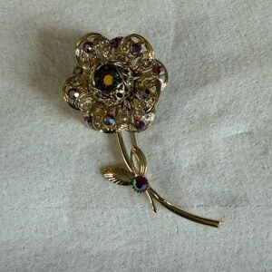 1960’s Vintage Sarah Coventry fashion flower brooch